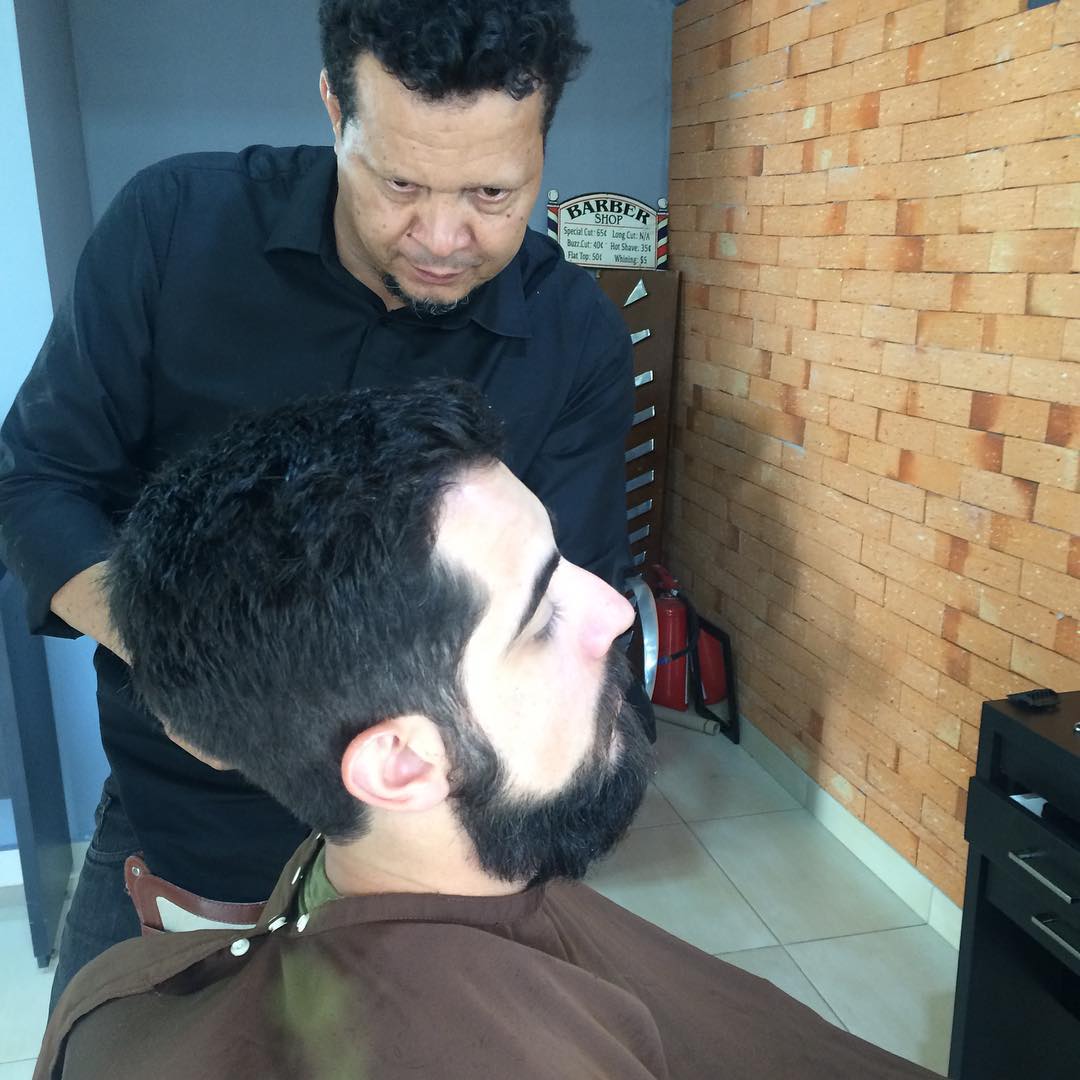 Corte masculino no Studio Bellô