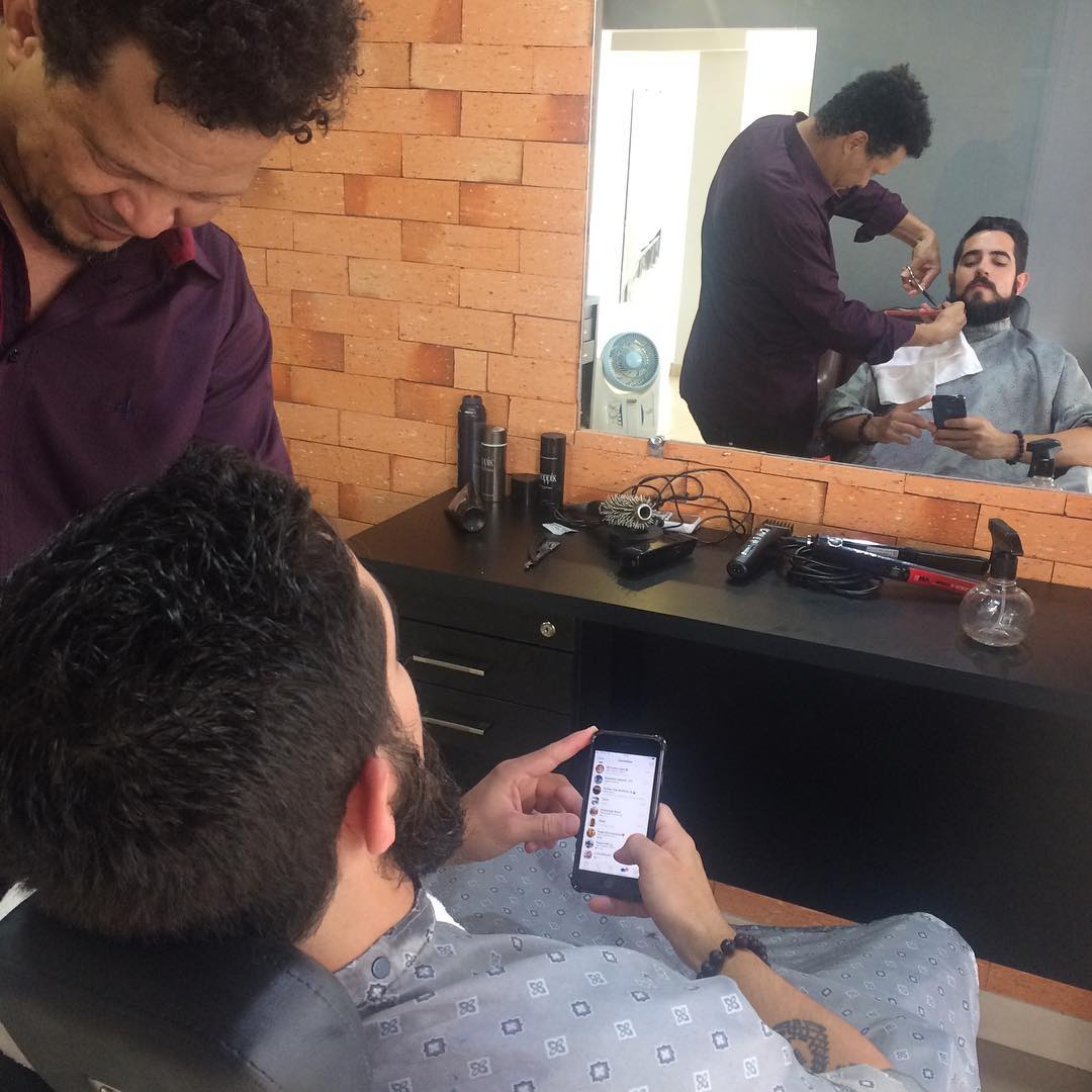 Serviço de barbearia no Studio Bellô