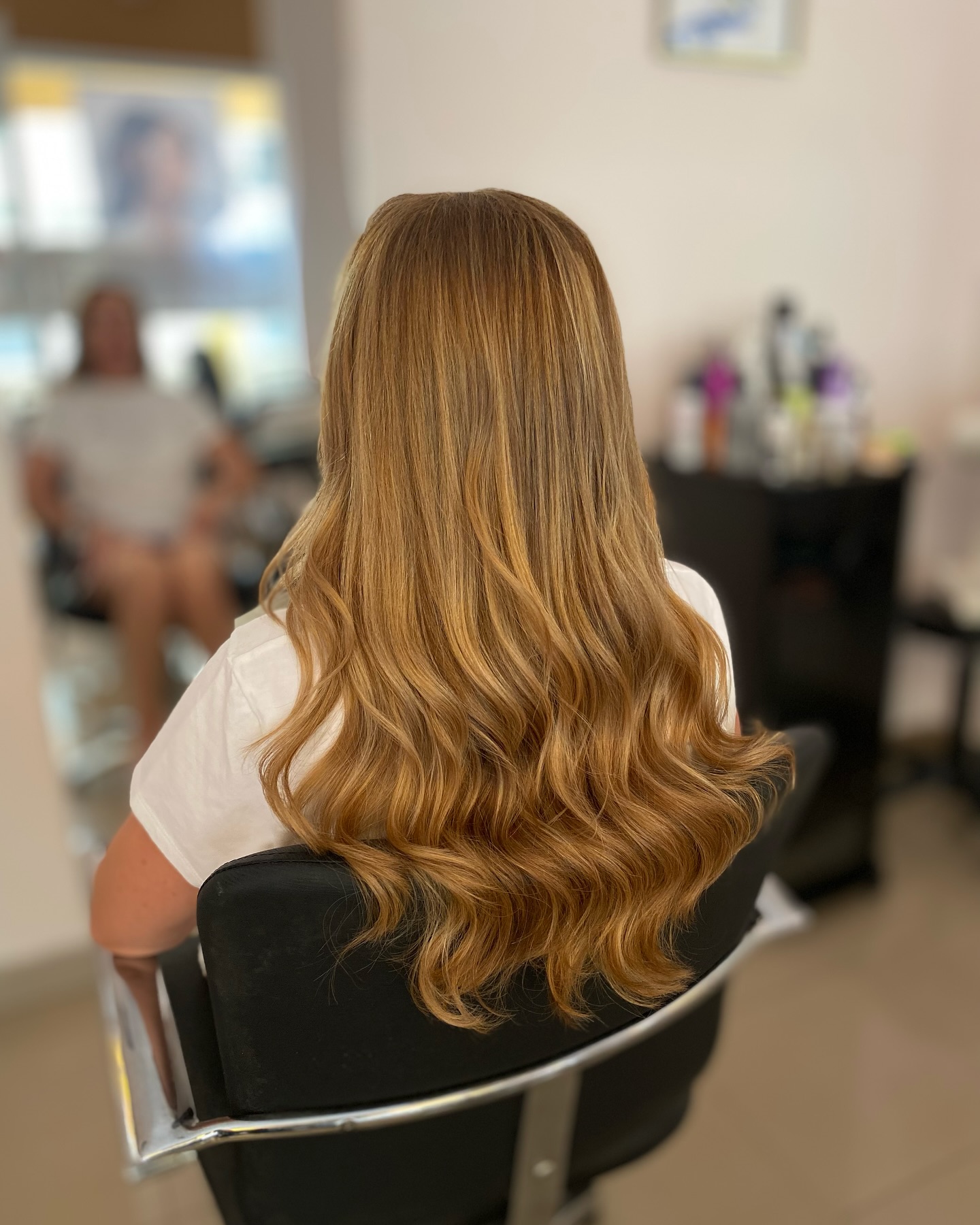 Cabelo loiro dourado ondulado